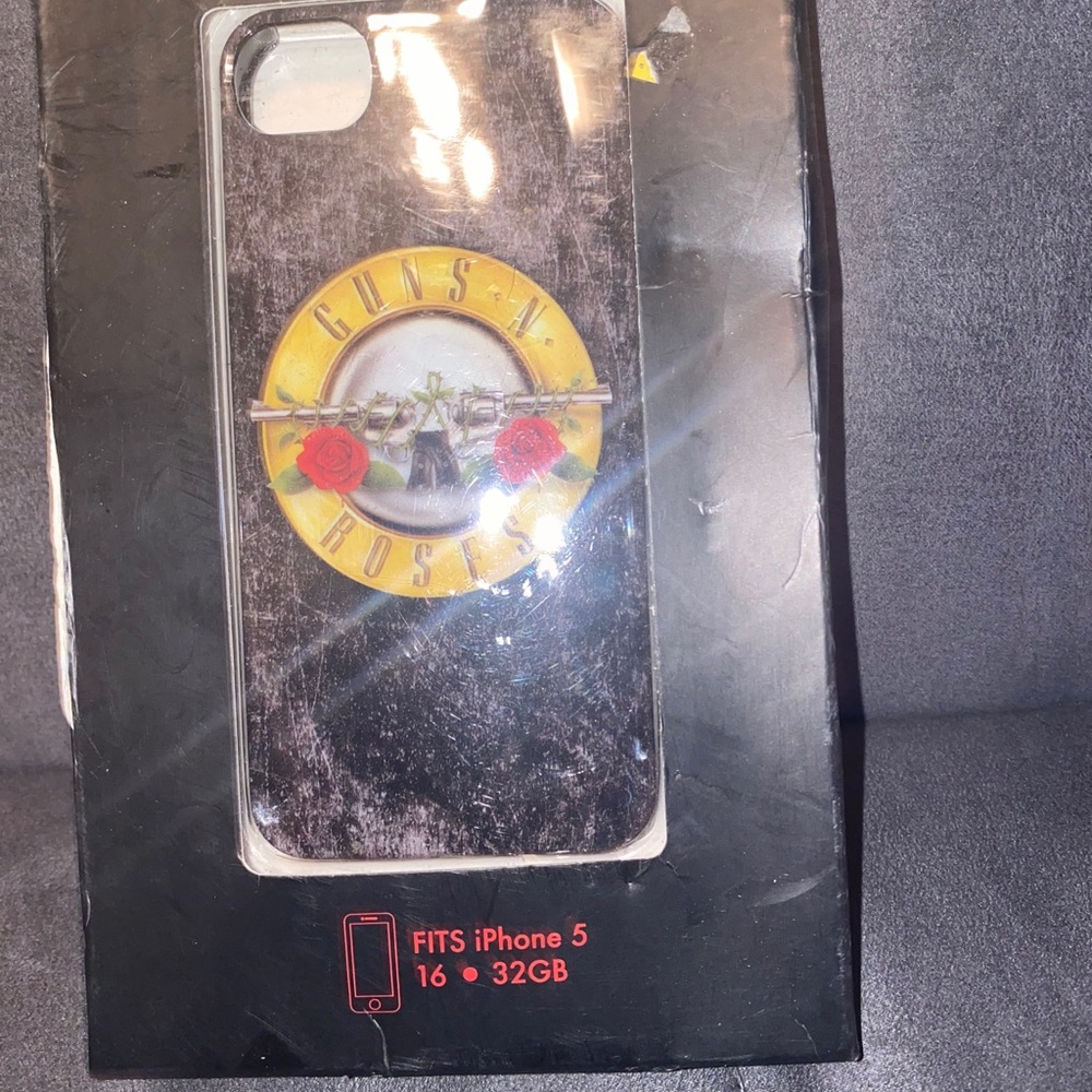 Guns n Roses iPhone 5 phone case - Picture 4 of 6